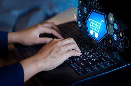 概念手寫顯示數(shù)字購物在彩色墻上通過互聯(lián)網(wǎng)方形矩虛幻卡通木購買產(chǎn)品或服務(wù)的